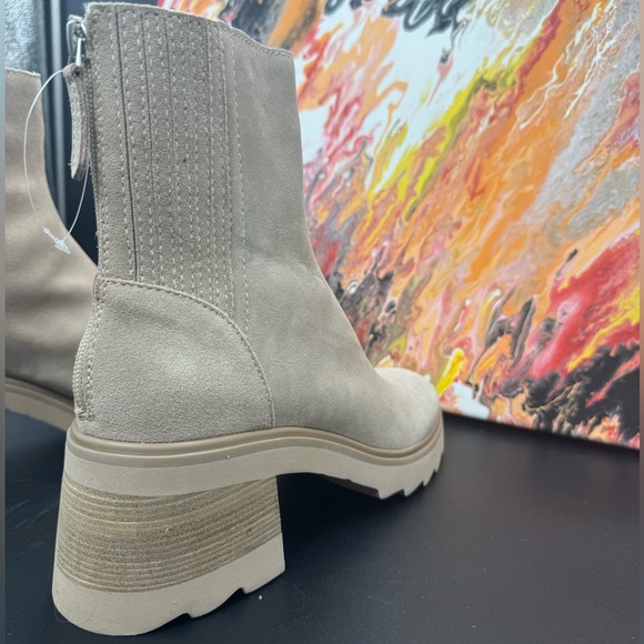 Dolce Vita Martey H2O Boot in Ivory Suede SZ7.5 - Picture 5 of 14